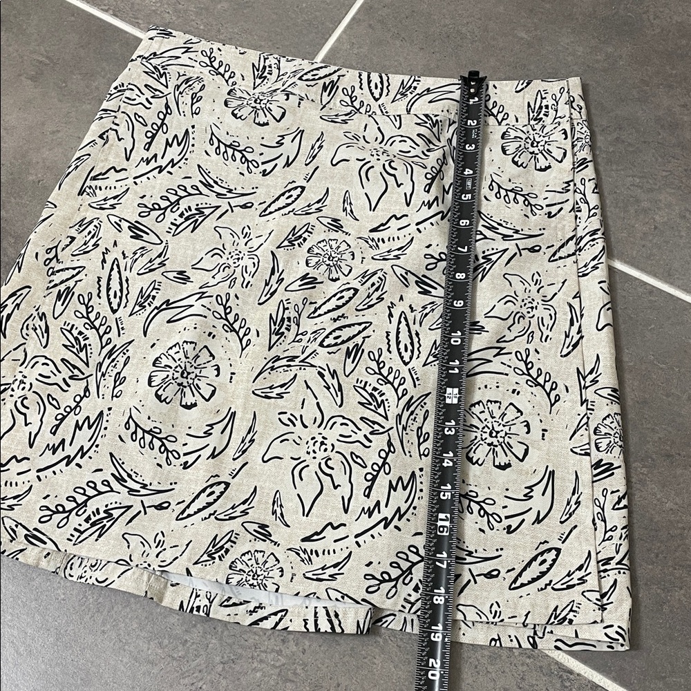 RipSkirt Hawaii Length 2 skirt size Medium - Picture 7 of 9